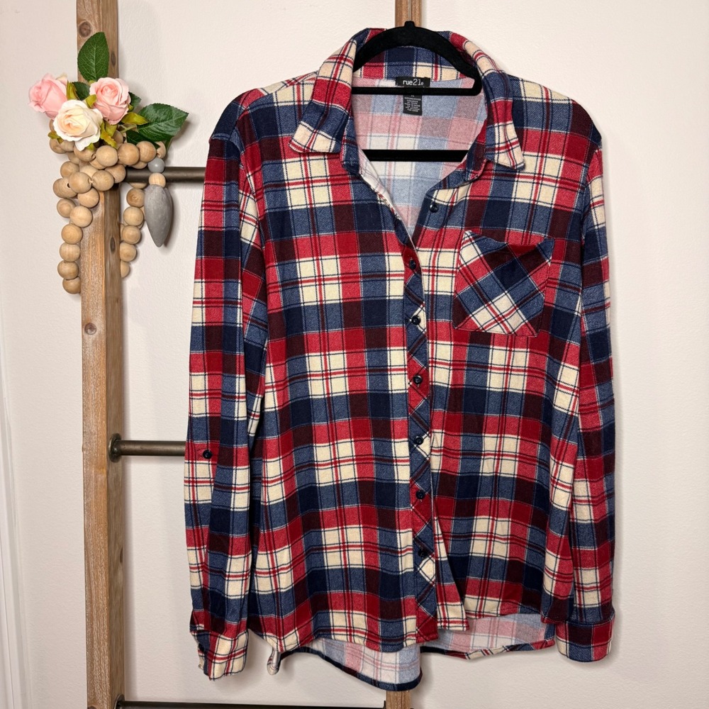 Rue 21 Plaid Flannel Button Down Shirt Size XL Red Blue Cream Long Sleeve Pocket